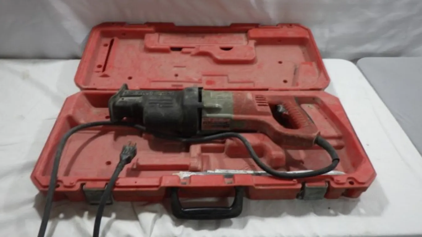 Milwaukee Heavy-Duty Sawzall Reciprocating Saw