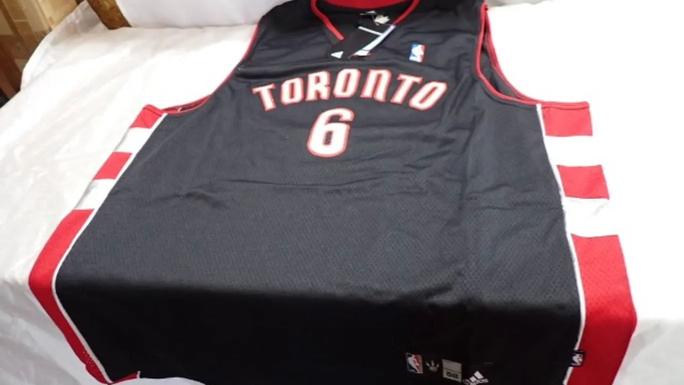 NEW Raptors Jersey