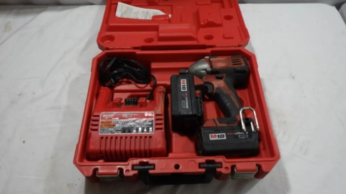 Milwaukee 1/2" Cordless Impact Wrench with Battery, Charger & Case