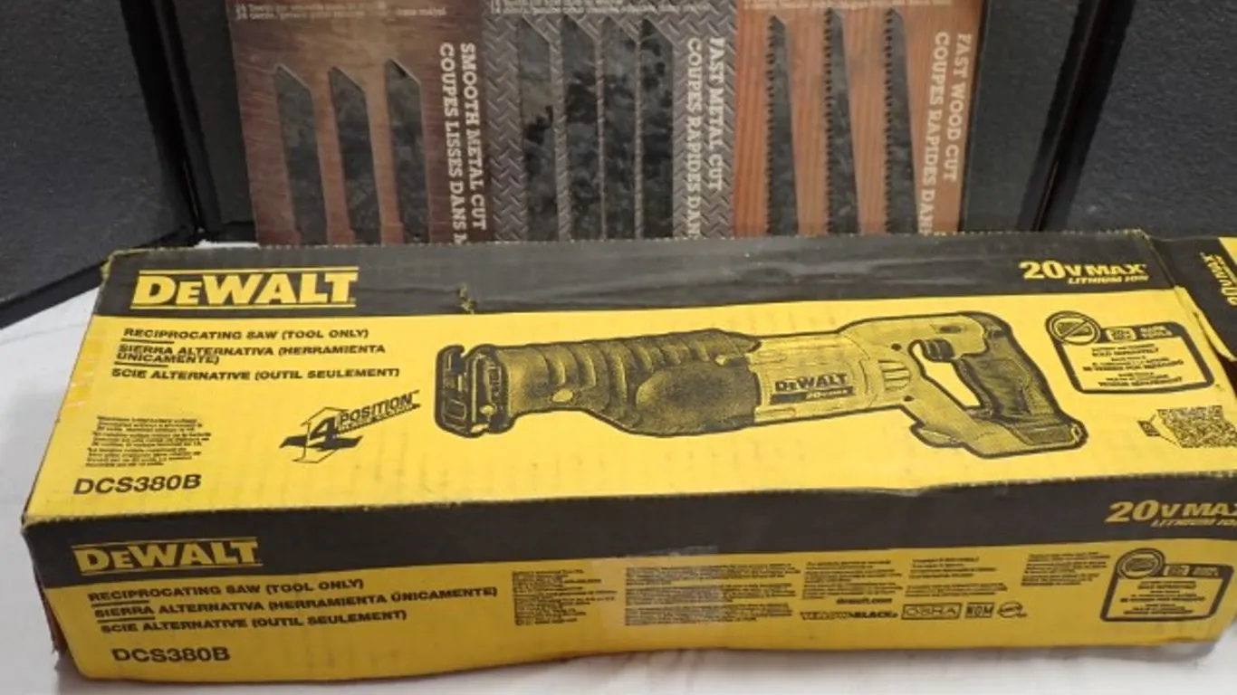 DeWalt Reciprocating Saw and Blades