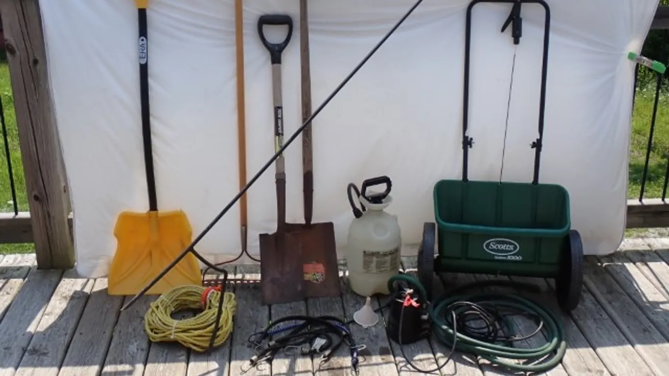 Assorted Lawn, Garden & Outdoor Maintenance Lot