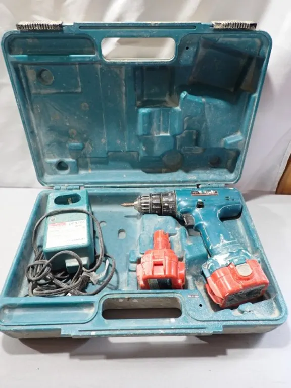 Makita Cordless Drill Kit