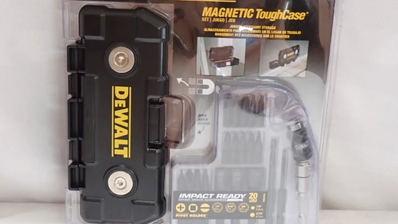 NEW DeWalt 20 Pc Toughcase Kit