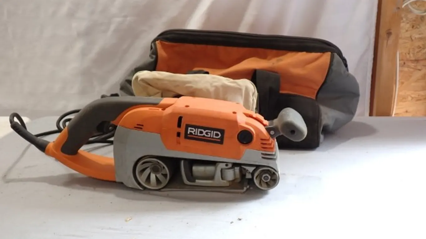 RIDGID R2720 3x21" Variable Speed Belt Sander