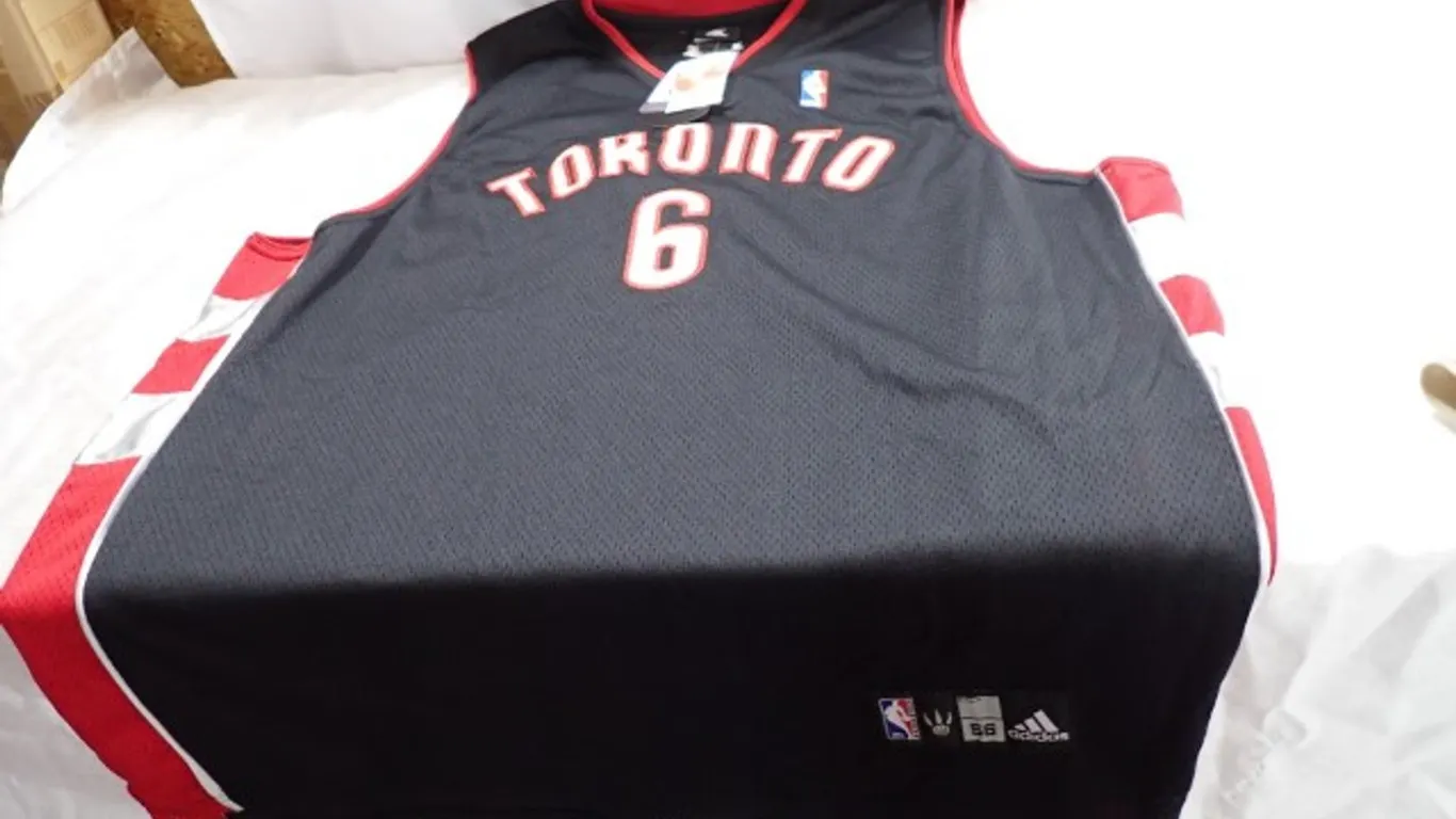NEW Raptors Jersey