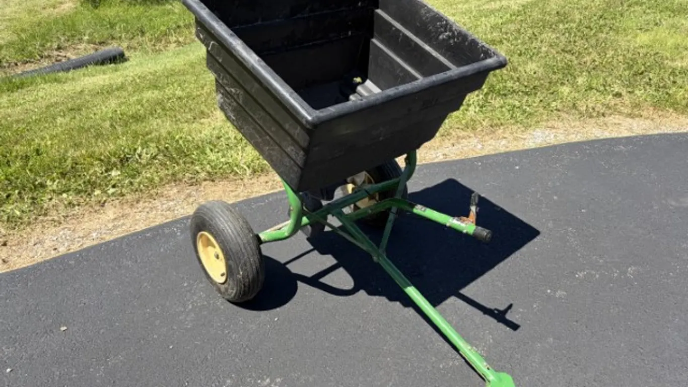 John Deere Fertilizer Spreader