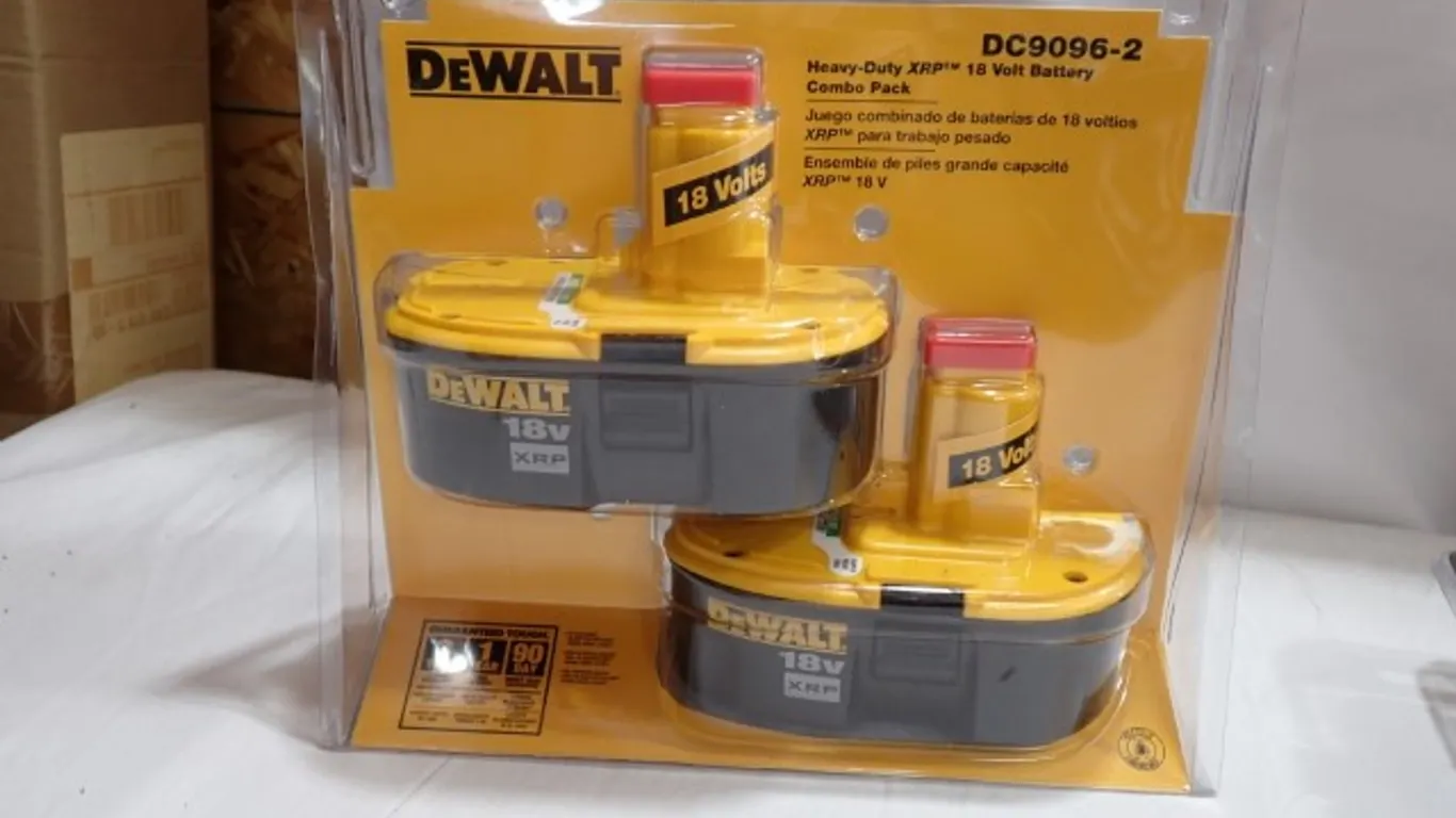 NEW 18 Volt Battery Combo Pack