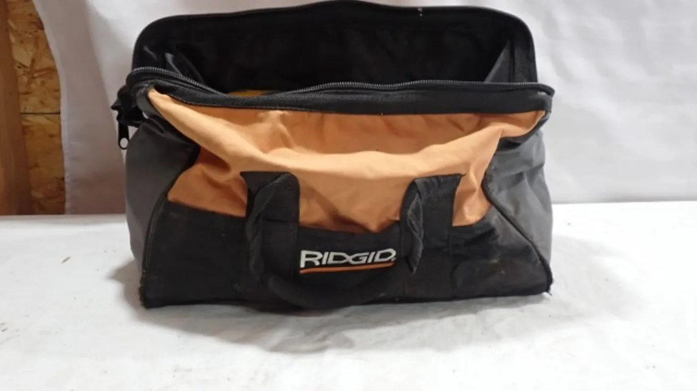 Bostitch 438SL Air Stapler & RIDGID R2740 Belt Sander