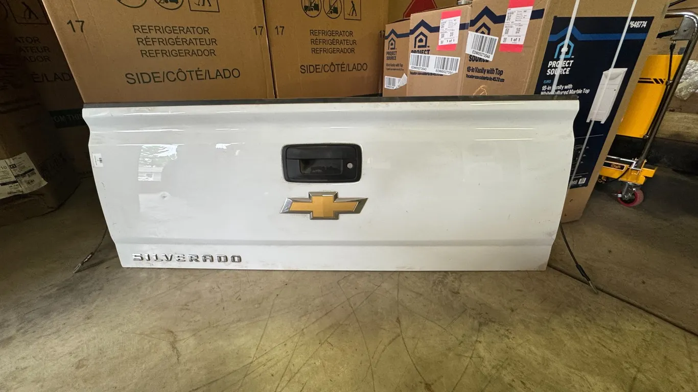 2016 Chevy Silverado Tailgate