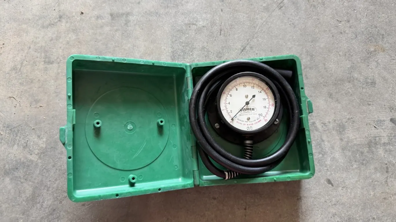 Water Pressure Gauge