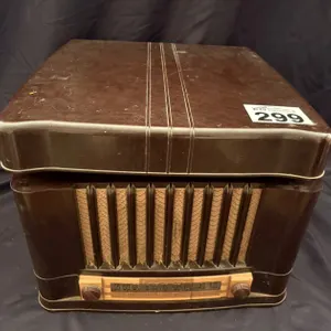 VINTAGE BAKELITE ADMIRAL AM RADIO PHONOGRAPH COMBO