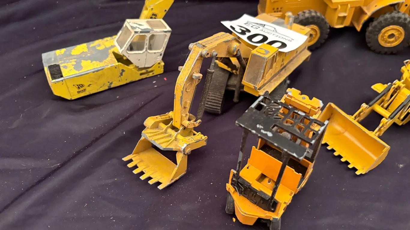 VINTAGE 1:50 DIECAST CONSTRUCTION TOYS