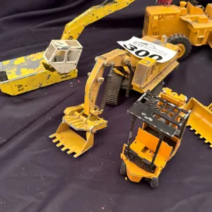 VINTAGE 1:50 DIECAST CONSTRUCTION TOYS