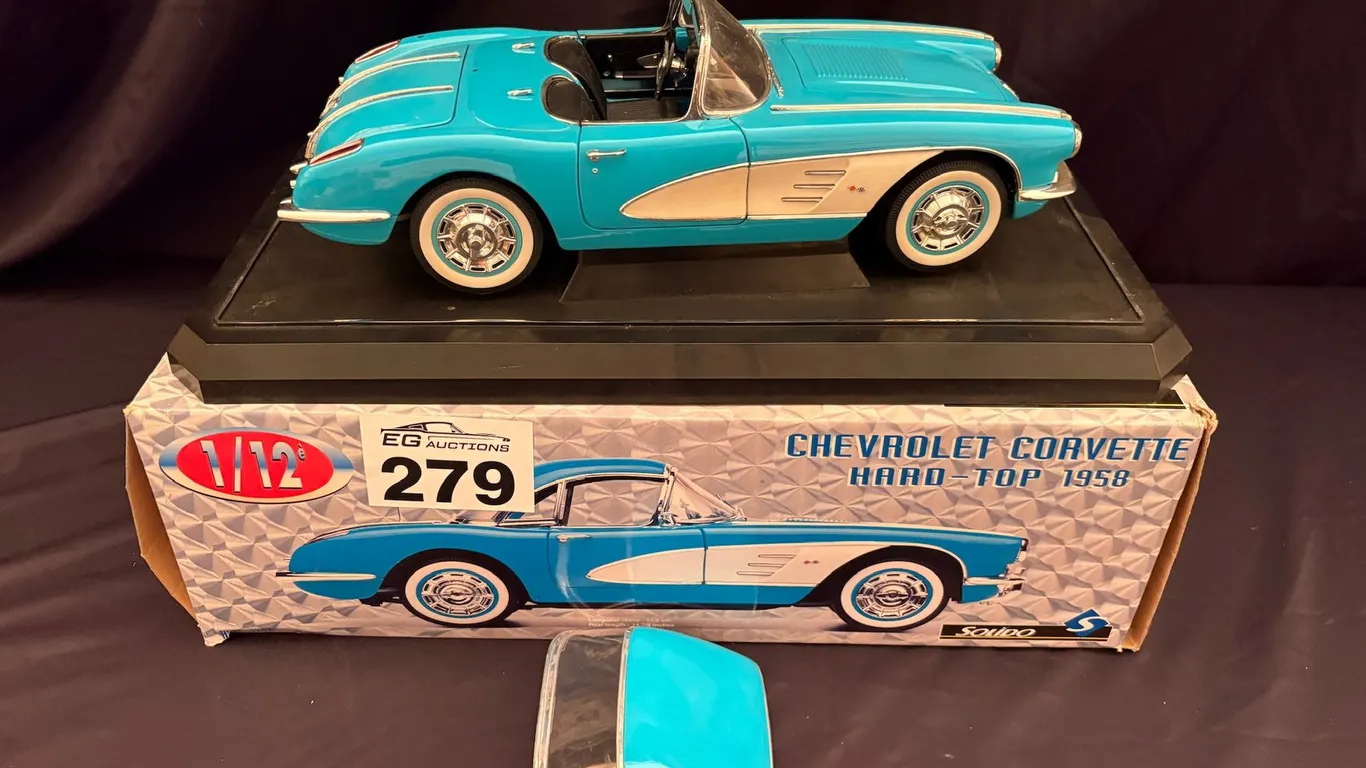 1958 CHEVROLET HARDTOP CORVETTE DIECAST