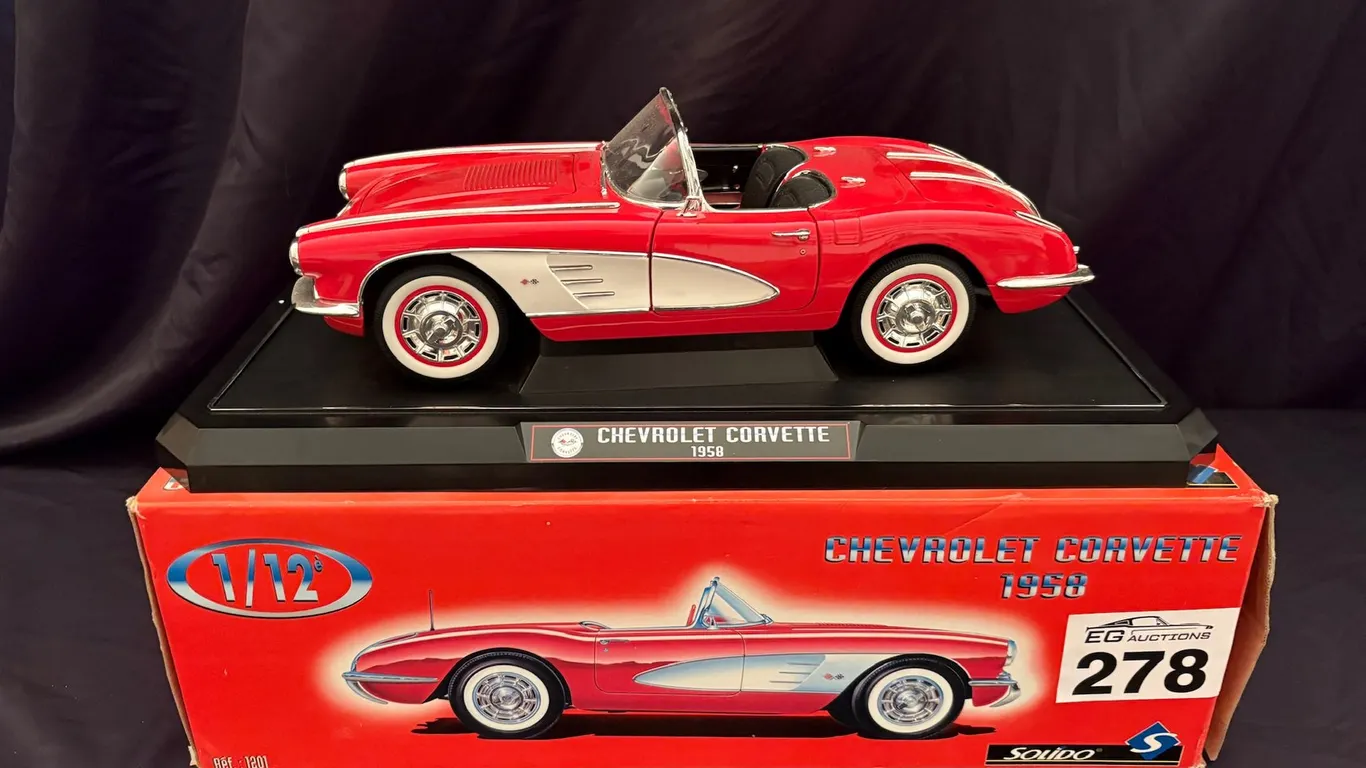 1958 CHEVROLET CORVETTE CONVERTIBLE DIECAST MODEL