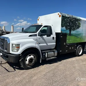 2016 Ford F-650 Chipper Truck