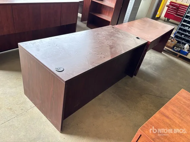 Quantity of (2) 5 ft 6 in x 2 ft 6 in Desk