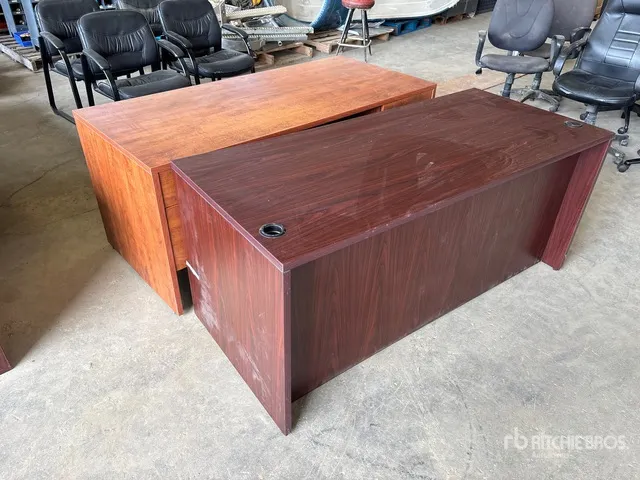 Quantity of (2) 5 ft 6 in x 2 ft 6 in Desk