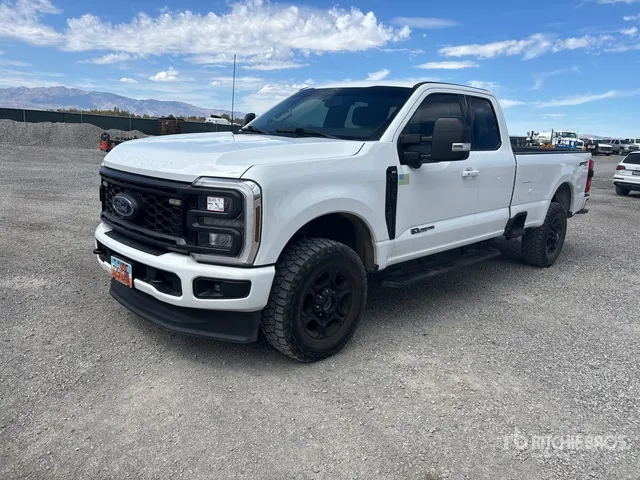 2024 Ford F-350 XLT 4x4 Extended Cab Pickup