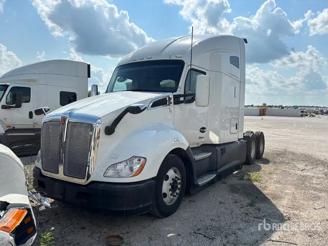 2022 Kenworth T680 6x4 T/A Sleeper Truck Tractor (Inoperable)