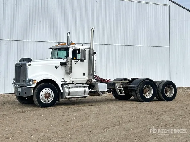 1999 International 9900 6x4 T/A Day Cab Truck Tractor