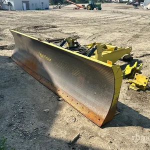 1997 Degelman 14 A/T 14 ft 6-Way Tractor Dozer