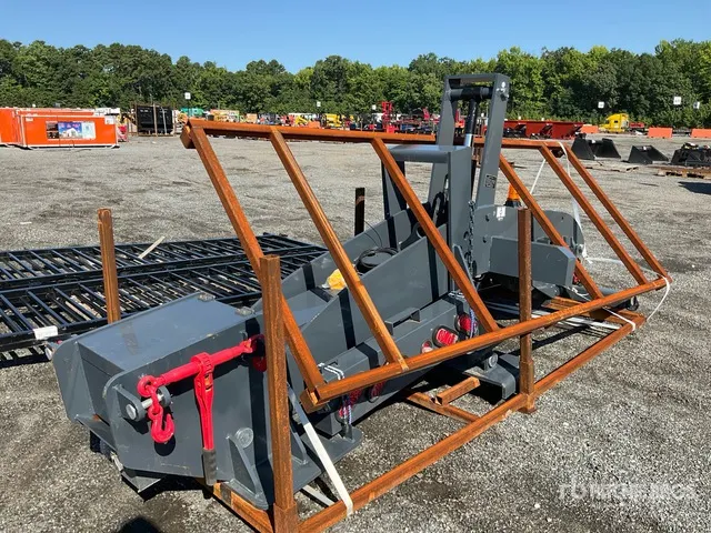 Fifth Wheel Wrecker Attachment