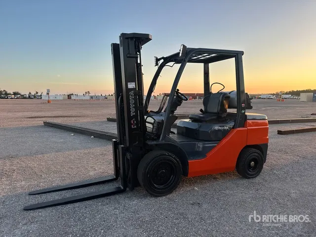 2020 Toyota 8FGU32 6500 lb Pneumatic Tire Forklift