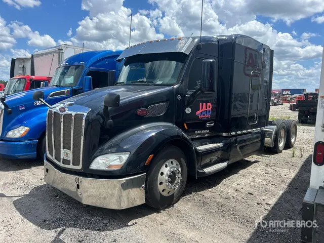 2017 Peterbilt 579 6x4 T/A Sleeper Truck Tractor