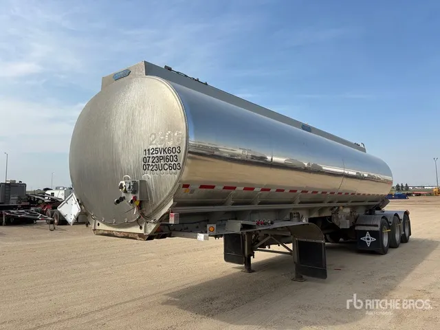 2014 Advance 35000 L Tri/A Lead Tanker Trailer