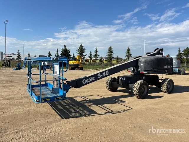 2006 Genie S40 4WD Diesel Telescopic Boom Lift