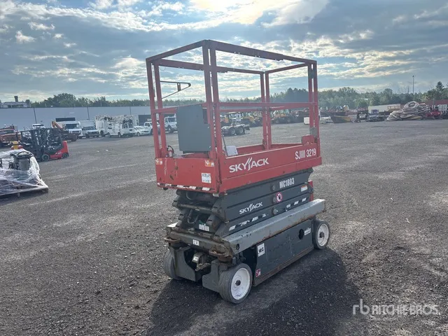 2018 Skyjack SJIII-3219 Electric Scissor Lift