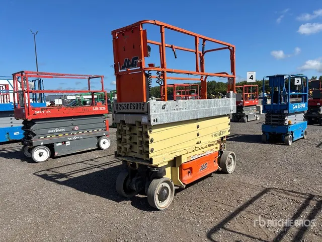 2014 JLG 2630ES Electric Scissor Lift