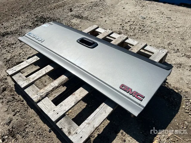 GMC Sierra Tailgate