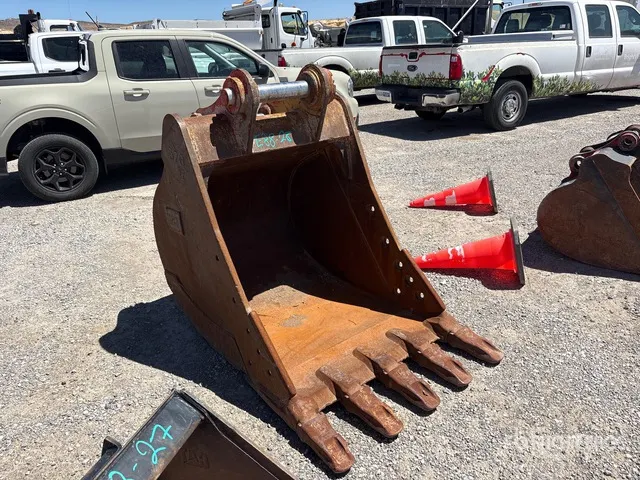 Cat B-42BU 38 in Digging Excavator Bucket