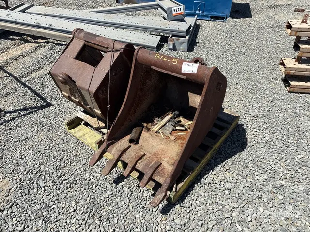 Quantity of (2) 24 in Q/C Digging Backhoe Rear Bucket - Fits Case