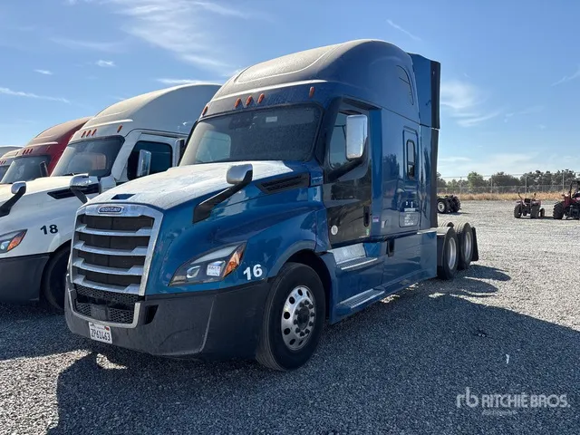 2022 Freightliner Cascadia 126 6x4 T/A Sleeper Truck Tractor