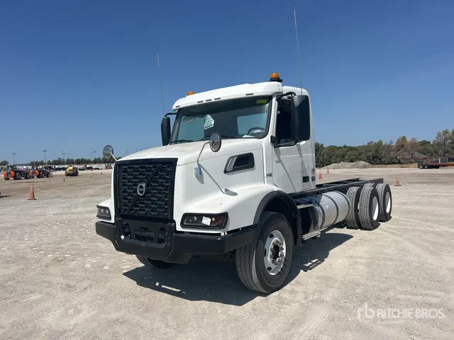 2024 Volvo VHD 4x2 Cab and Chassis