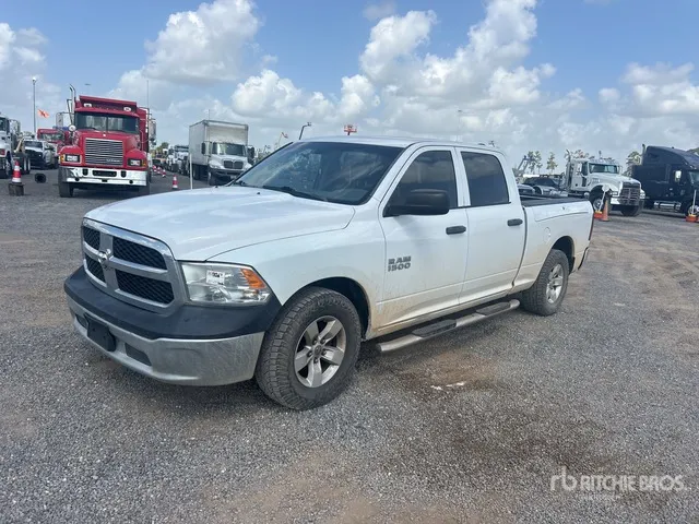 2017 Ram 1500 4x2 Crew Cab Pickup