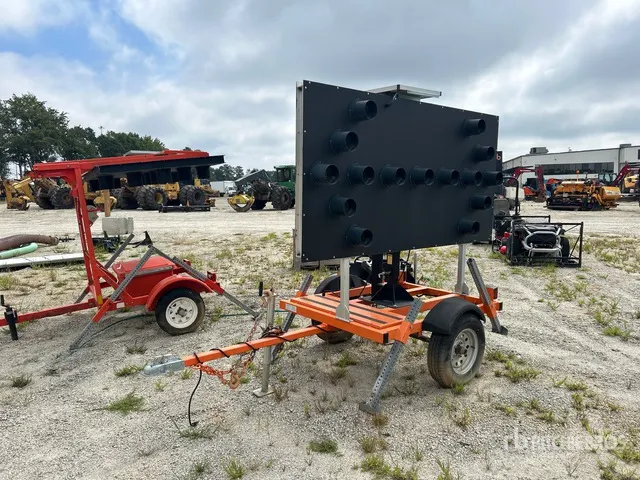 2020 American Signal T815 Arrow Board