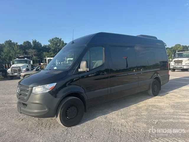 2025 Mercedes-Benz Sprinter Cargo Van