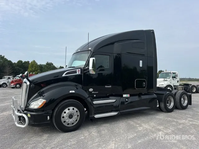 2018 Kenworth T680 6x4 T/A Sleeper Truck Tractor