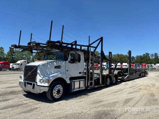 2016 Volvo VAH 6x4 Car Carrier Truck