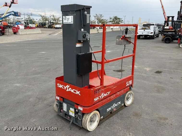 2016 Skyjack SJ16 vertical lift