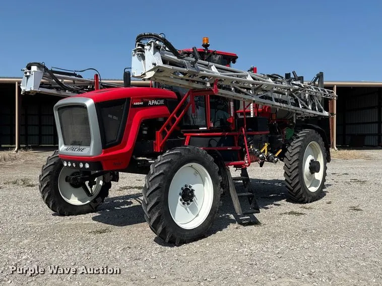2020 Apache AS1040 sprayer