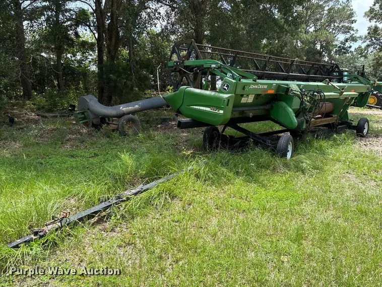 John Deere 925D draper head