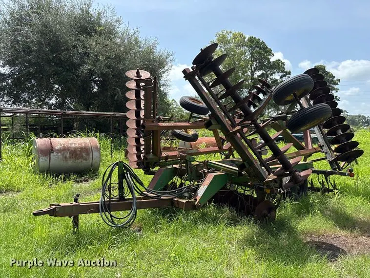 John Deere 630 tandem disk