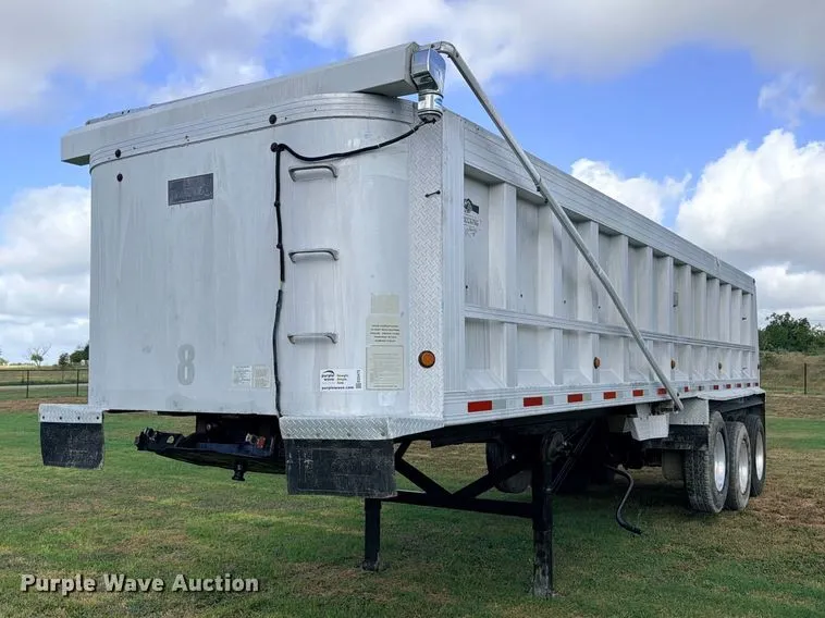 1998 Travis S-96 end dump trailer