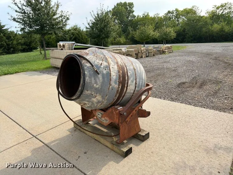 Cherokee Mobilemixer 1323B concrete mixer