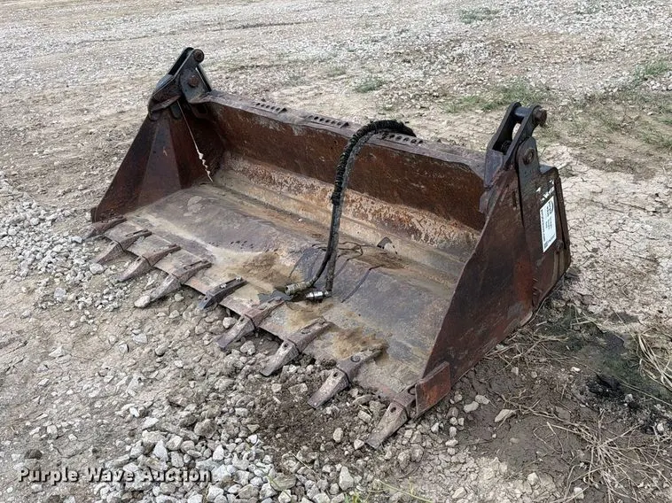 Bobcat 4-in-1 skid steer bucket